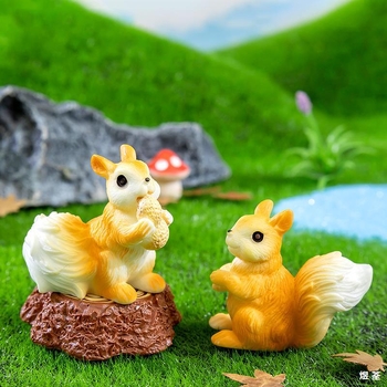 Dekorácia pre terárium zo živice: DIY machová krajina so malým veveričkou – dekorácia do akvária/terária