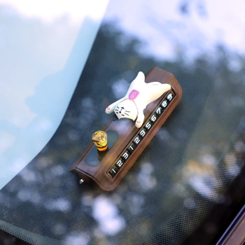 Διακοσμητικό αυτοκινήτου από ρητίνη με γάτα-τυχερή σε καρτούν και προσωρινή πινακίδα στάθμευσης – εσωτερική διακόσμηση αυτοκινήτου, λειτουργία θραύσης παραθύρων