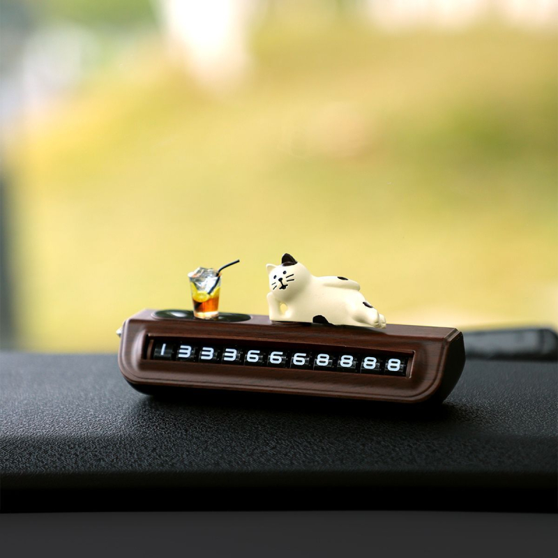 Διακοσμητικό αυτοκινήτου από ρητίνη με γάτα-τυχερή σε καρτούν και προσωρινή πινακίδα στάθμευσης – εσωτερική διακόσμηση αυτοκινήτου, λειτουργία θραύσης παραθύρων