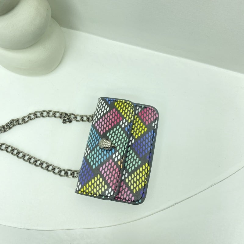 Női crossbody táska lánccal, mini négyszögletes, fedéllel, PU anyag, mágneses zár, belső syntetikus bőr, horizontális forma