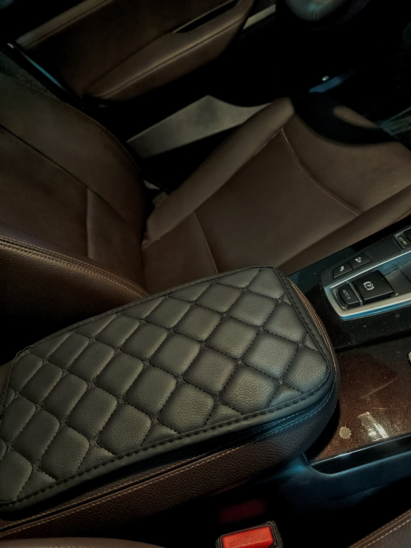 Κάλυμμα κεντρικού υποβραχιόνιου αυτοκινήτου με κεντημένο δέρμα Nappa, καθολικό, Μάρκα Mengheng