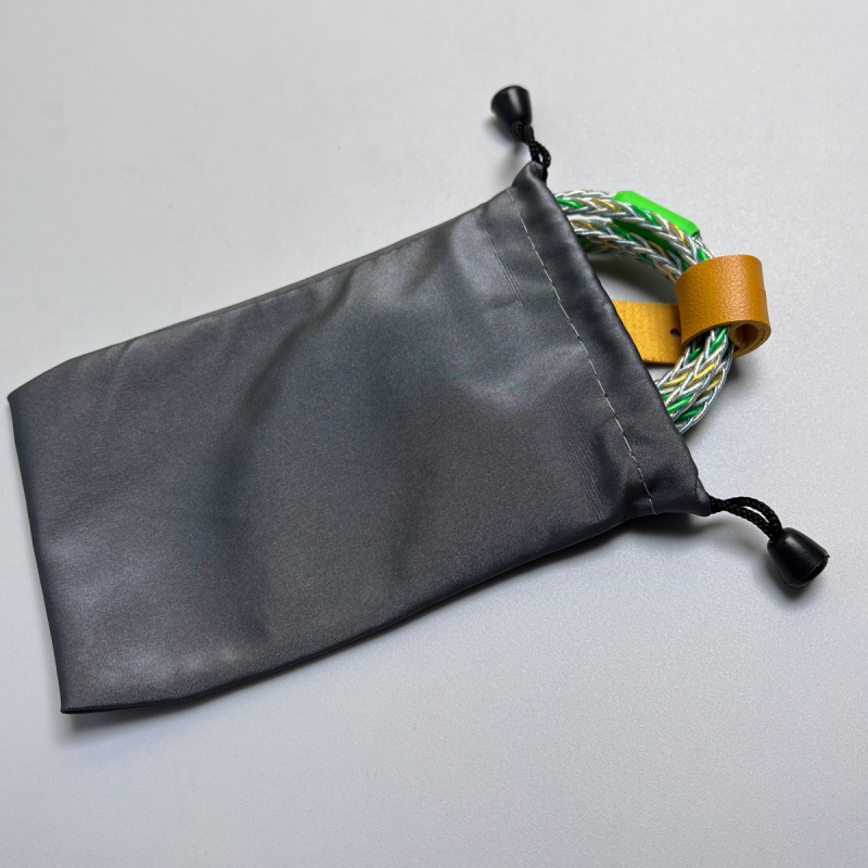 Cablu de date din silicon cu conectori Lightning și USB-C, lungime 1–2 m, încărcare rapidă, putere maximă 100 W, design cu un cap