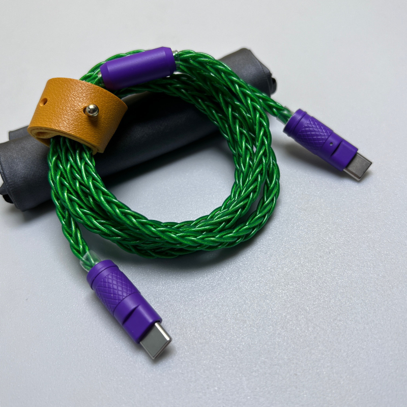 Cablu de date din silicon cu conectori Lightning și USB-C, lungime 1–2 m, încărcare rapidă, putere maximă 100 W, design cu un cap