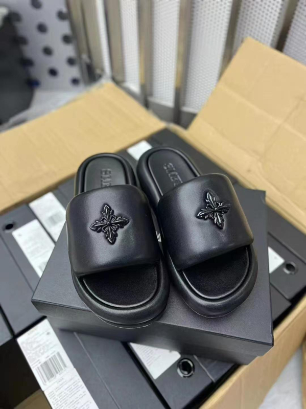 Smfk vieno dirželio šlepetės, viršus iš sintetinės odos, gumos padas, Cross Flower raštas, slip-on dizainas