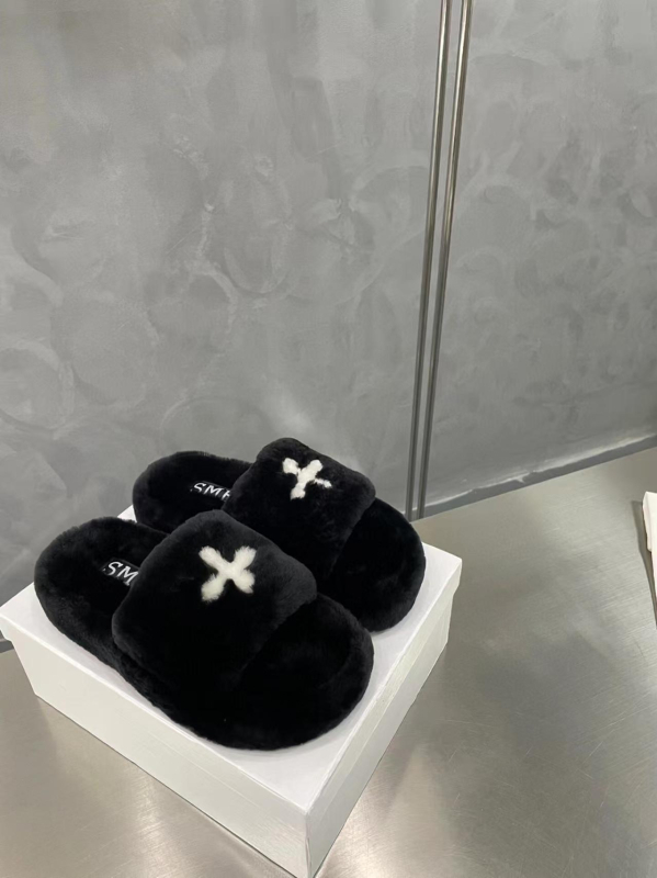 Smfk vieno dirželio šlepetės, viršus iš sintetinės odos, gumos padas, Cross Flower raštas, slip-on dizainas