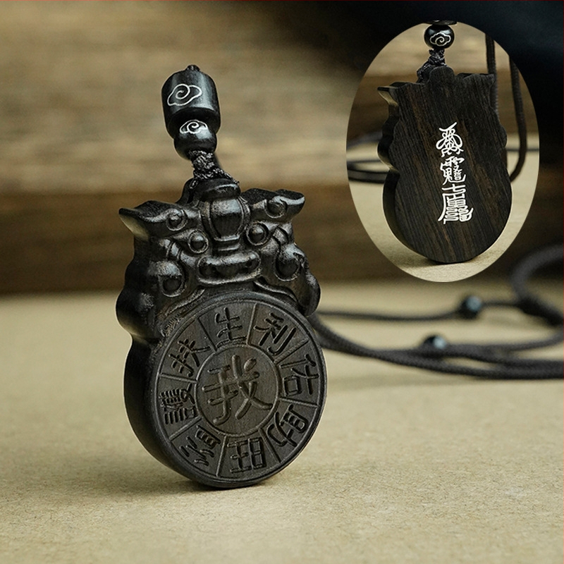 Pandant Pixiu din lemn de santal cu încrustație de argint, stil chinezesc, motive animale, Muxiangji, lansare toamnă 2025