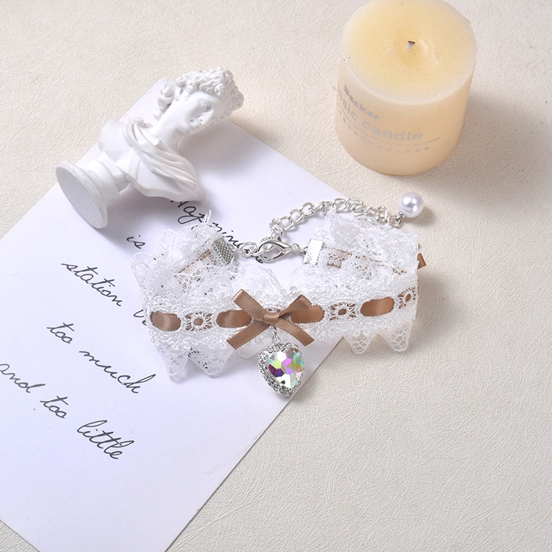 Котешки нашийник със сърцевиден мотив и кристали, марка Picking, INS стил (патерн: сърце; материал: кристали, метална дантела; стил: Инс; универсален)