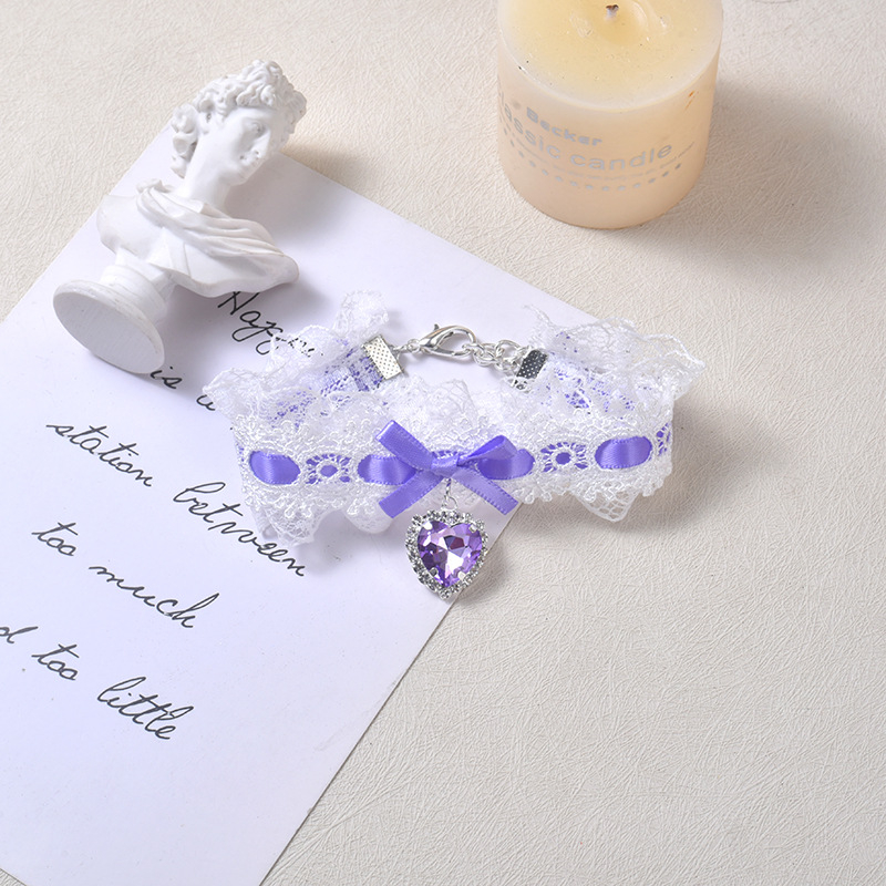 Котешки нашийник със сърцевиден мотив и кристали, марка Picking, INS стил (патерн: сърце; материал: кристали, метална дантела; стил: Инс; универсален)