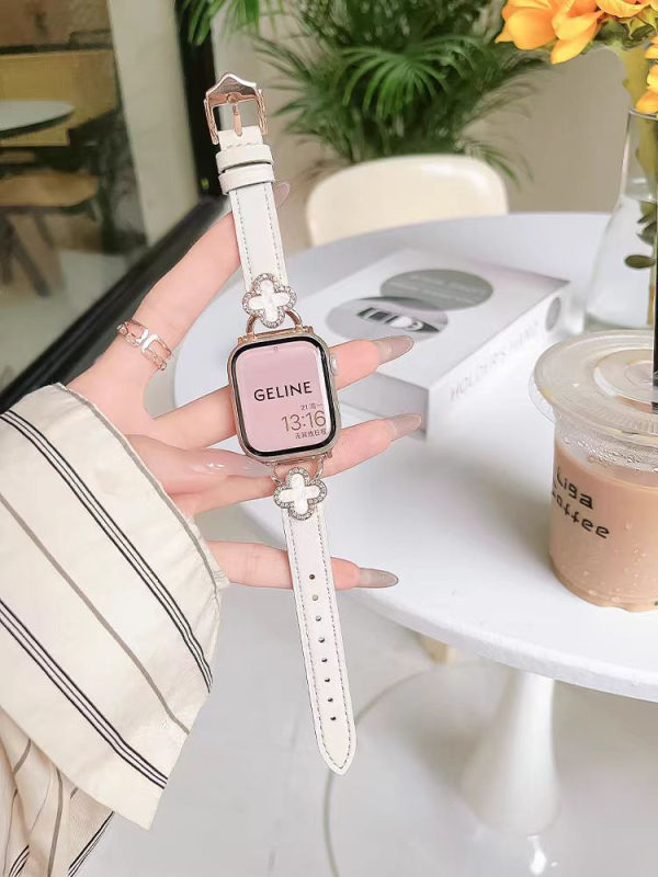 Kožni remen za Apple Watch s umetkom četiri lista djeteline i bisernim umjetkom, za Series 9 i SE