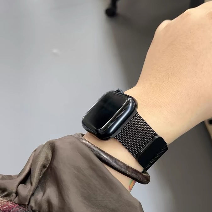 Каишка за Apple Watch от неръждаема стомана, дишаща метална лента с магнитна закопчалка, модерен стил, персонализируем размер на свързването