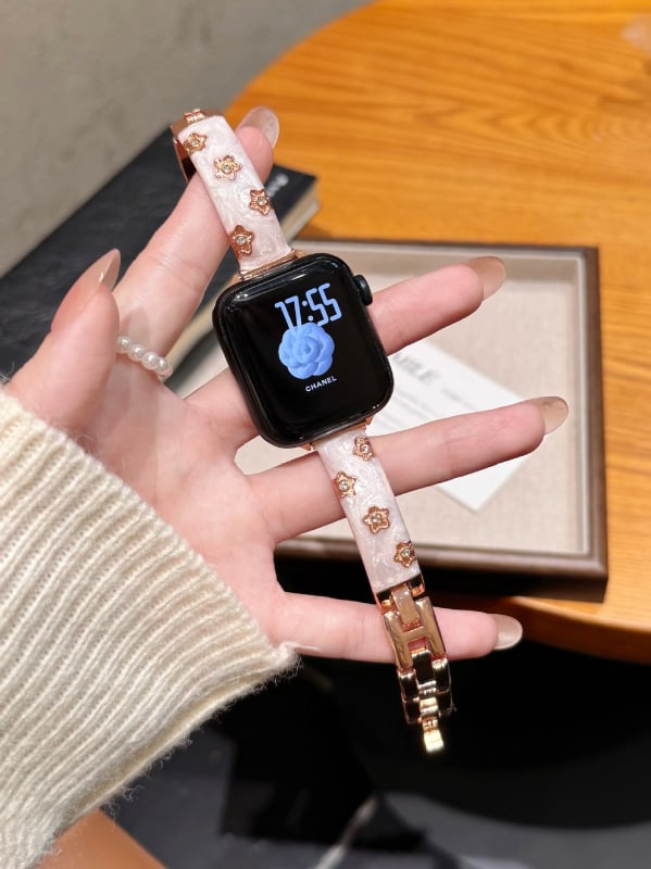 Brățară curbata din metal cu design floral, pentru Apple iPhone 11, Xiaomi Band 8/9 Pro și Huawei Band 8/9/10; material metalic, interfață 14 mm, închidere cu buton snap