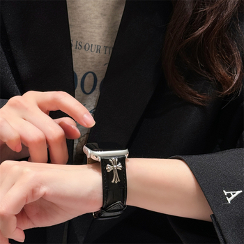 Каишка за Apple Watch от кожа с крокодилски модел; съвместима с Apple Watch; марка Neutral; без лицензираните частни марки.