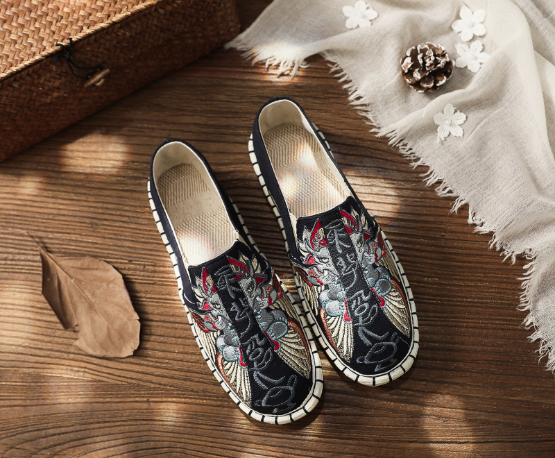 Vyriniai etniniai tekstiliniai bateliai su apvaliu nosimi, viršus iš drobės, žemas aukštis, elastinė juosta, daugiasluoksnė padai