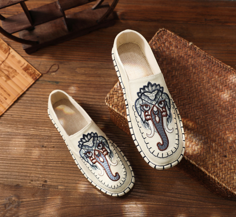 Vyriniai etniniai tekstiliniai bateliai su apvaliu nosimi, viršus iš drobės, žemas aukštis, elastinė juosta, daugiasluoksnė padai