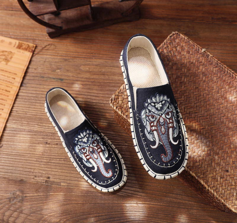 Vyriniai etniniai tekstiliniai bateliai su apvaliu nosimi, viršus iš drobės, žemas aukštis, elastinė juosta, daugiasluoksnė padai