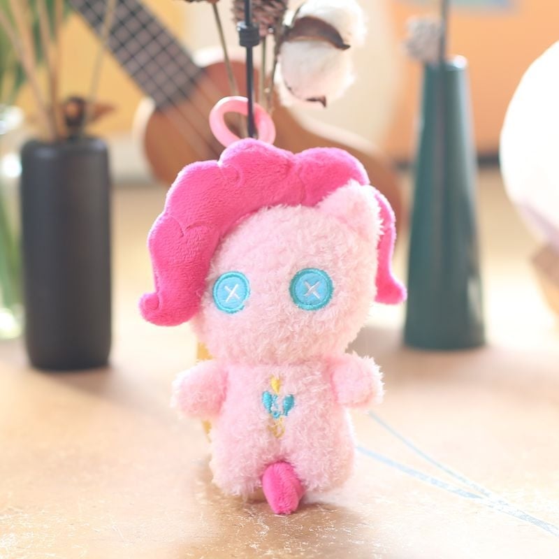 Κούκλα λούτρινο άλογο με μπρελόκ — υπερ-μαλακό κοντό λούτρινο ύφασμα, γέμισμα PP βαμβάκι, μάρκα Praying bear