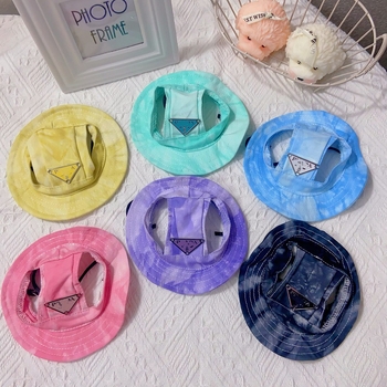 Kutyas napkalap monokróm mintával, pamut twill anyagból, tie-dye feldolgozással, négy évszakra megfelelő.