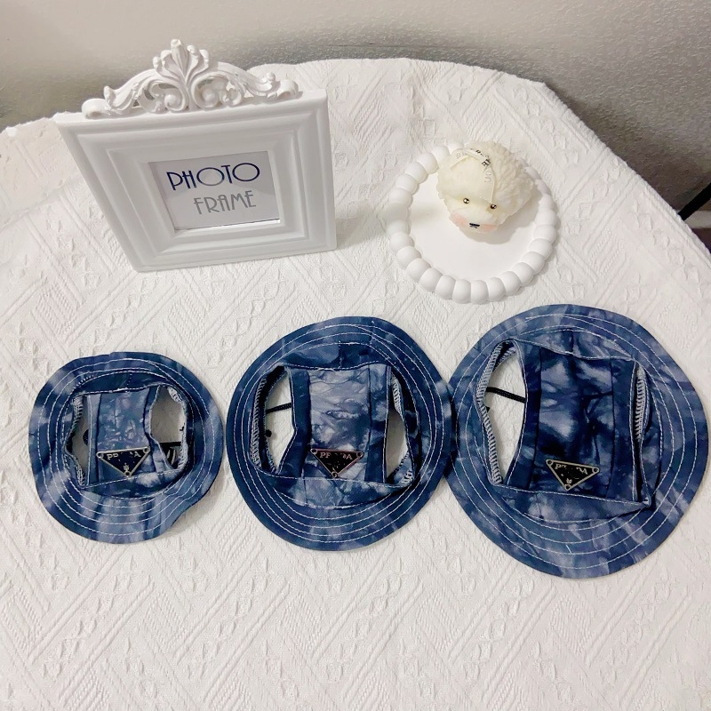 Kutyas napkalap monokróm mintával, pamut twill anyagból, tie-dye feldolgozással, négy évszakra megfelelő.