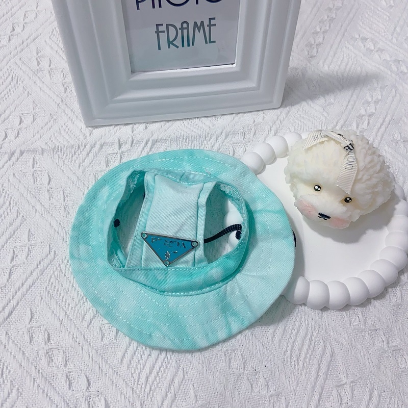 Kutyas napkalap monokróm mintával, pamut twill anyagból, tie-dye feldolgozással, négy évszakra megfelelő.