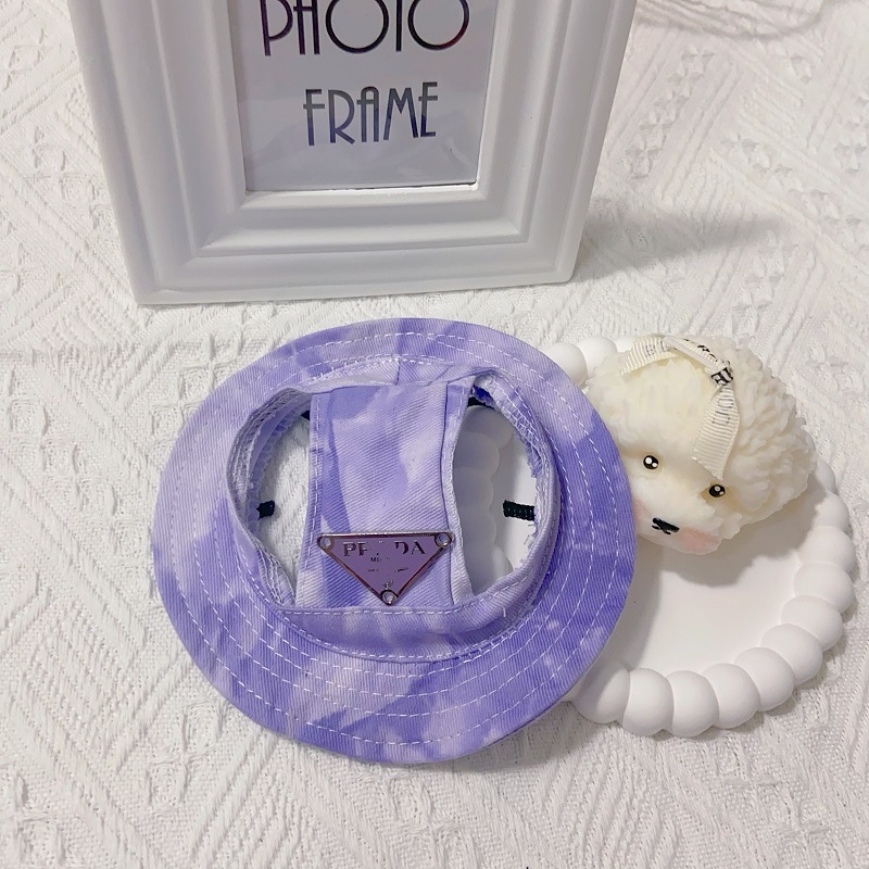 Kutyas napkalap monokróm mintával, pamut twill anyagból, tie-dye feldolgozással, négy évszakra megfelelő.