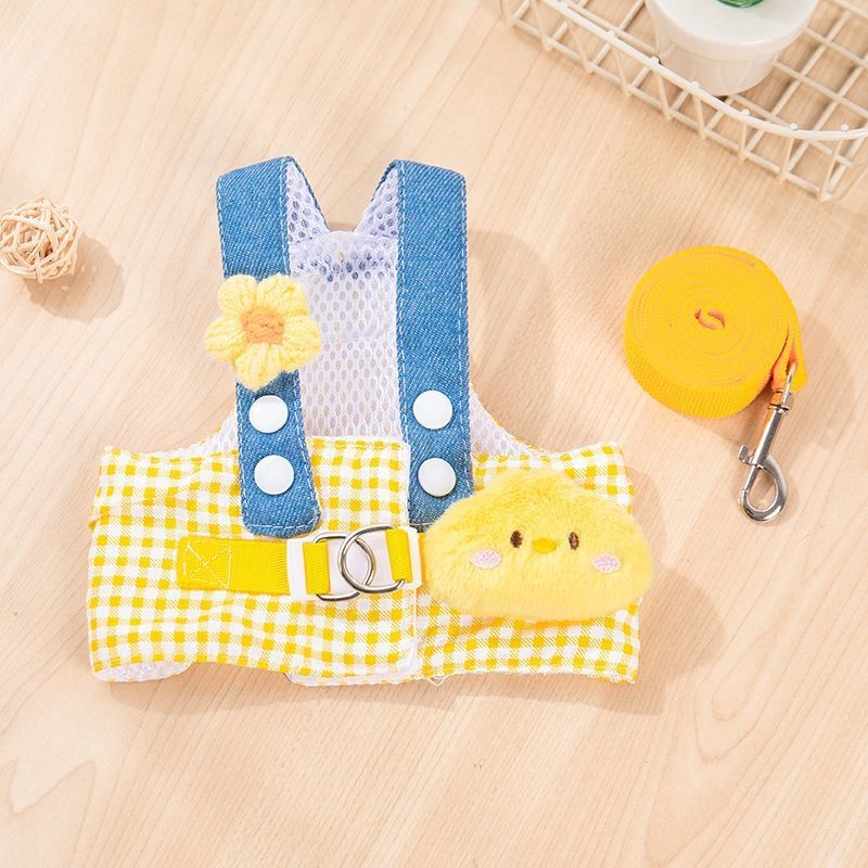 Комплект дрехи за кучета за лято с каишка и предно-гръбно водене и шапка против слънцето (Материал: коралов флис; Категория: дрехи за домашни любимци; Включва шапка против слънцето; Каишка и нашийник)