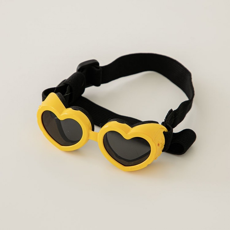 Guli guli háziállat szemüveg – szív alakú, szélálló UV védelem, műanyag keret, kutyáknak és macskáknak, minden szezonra