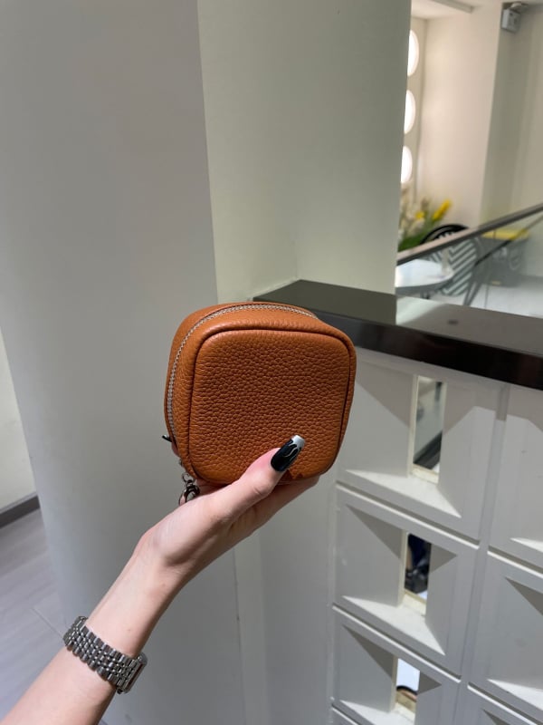 Geantă crossbody din piele de vită din primul strat, cu fermoar, buzunar pentru ID, căptușeală din pânză, curea