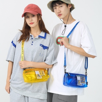 Férfi váll-táska – utcai stílus, műanyag anyag, bélés poliészter, betűs minta, modell 12888