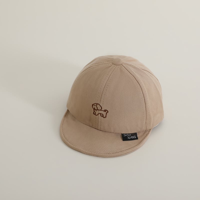 Puha szegélyű baba sapka rövid peremmel és kupolás koronával, 100% poliészter, 6–12 hónaptól 4 éves korig