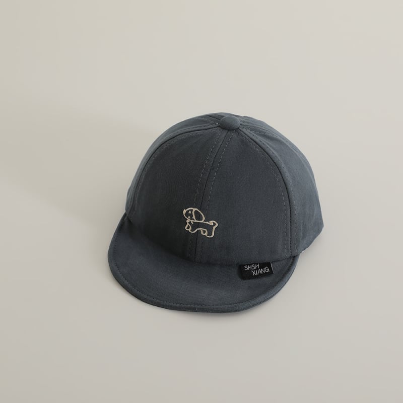 Puha szegélyű baba sapka rövid peremmel és kupolás koronával, 100% poliészter, 6–12 hónaptól 4 éves korig