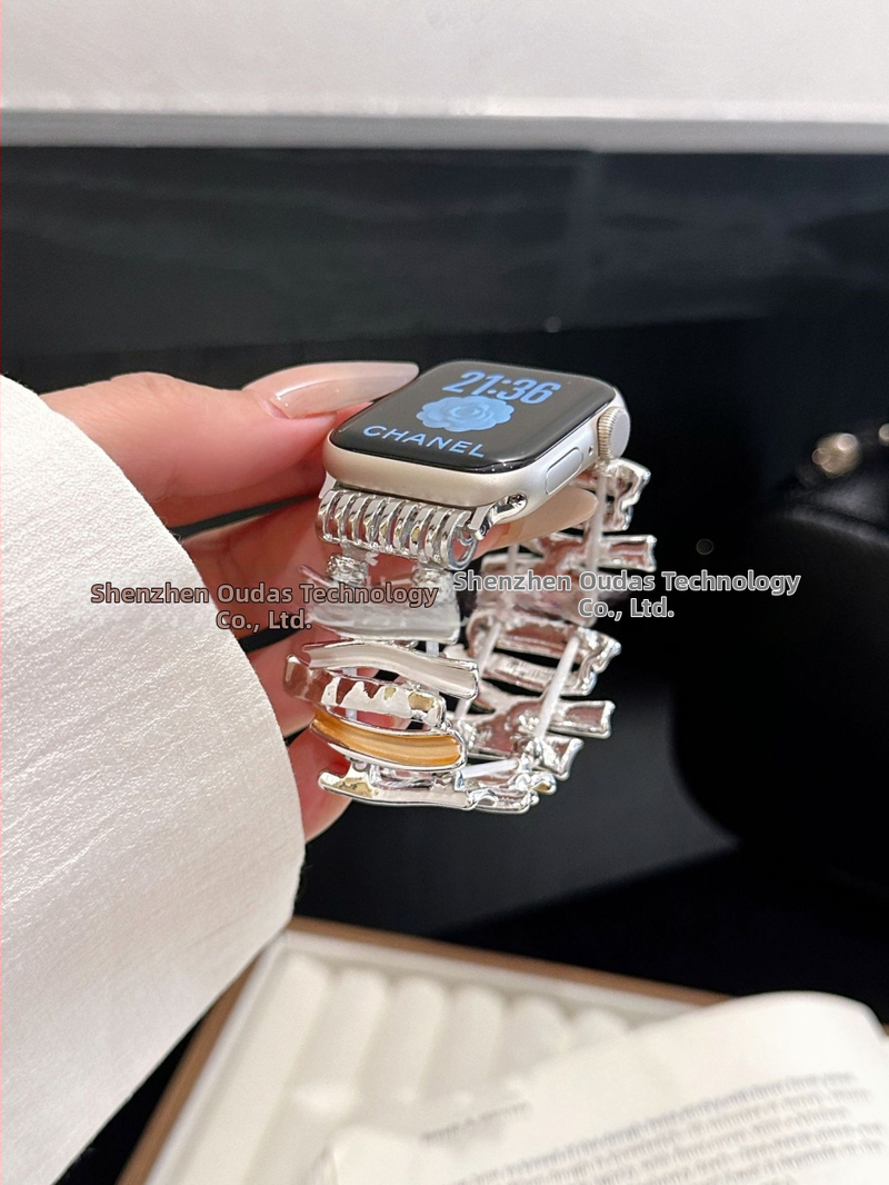 Metalový geometrický reťazec pre Apple Watch — Materiál: kov; Značka: Žiadna; Kód produktu: Apple's high-end irregular metal geometric chain