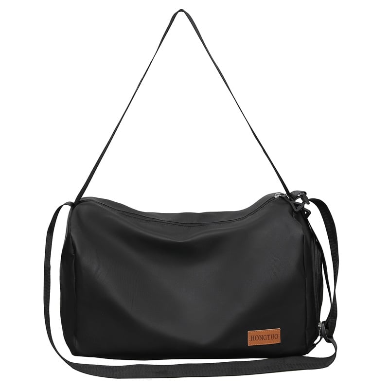 Férfi crossbody tornazsák cipőrekesszel és száraz-nedves elválasztással, bővíthető kapacitású rövid utazásokhoz