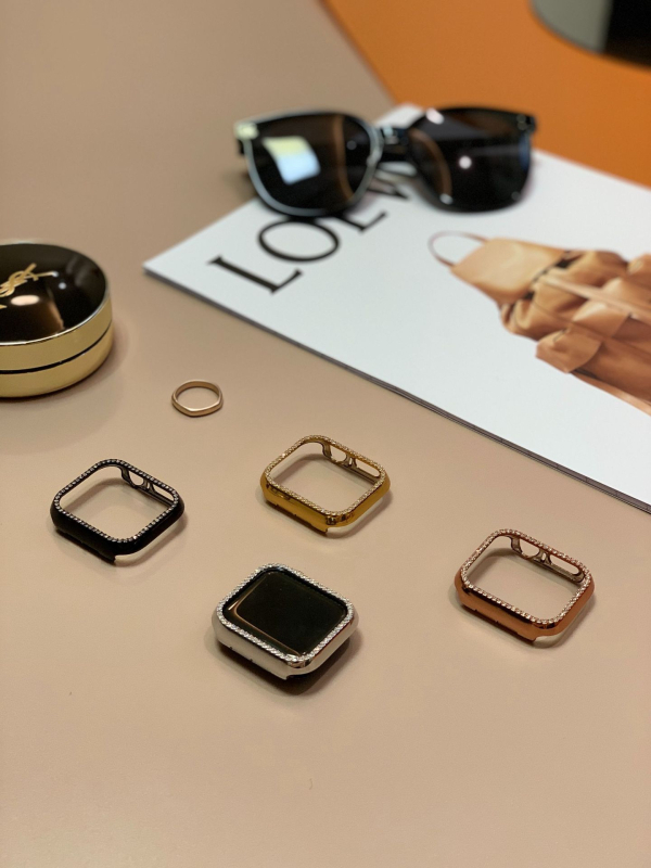 Ochranný kryt pre Apple Watch s diamantovou vložkou v jedinom prsteni, kompatibilný so sérami 1–7 | Brand: Wipers; Material: Other