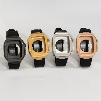 Integrovaný silikónový remienok pre Apple Watch, kompatibilný s kovovým ochranným krytom, kompatibilný so sériou 8/7/SE, kovová konštrukcia