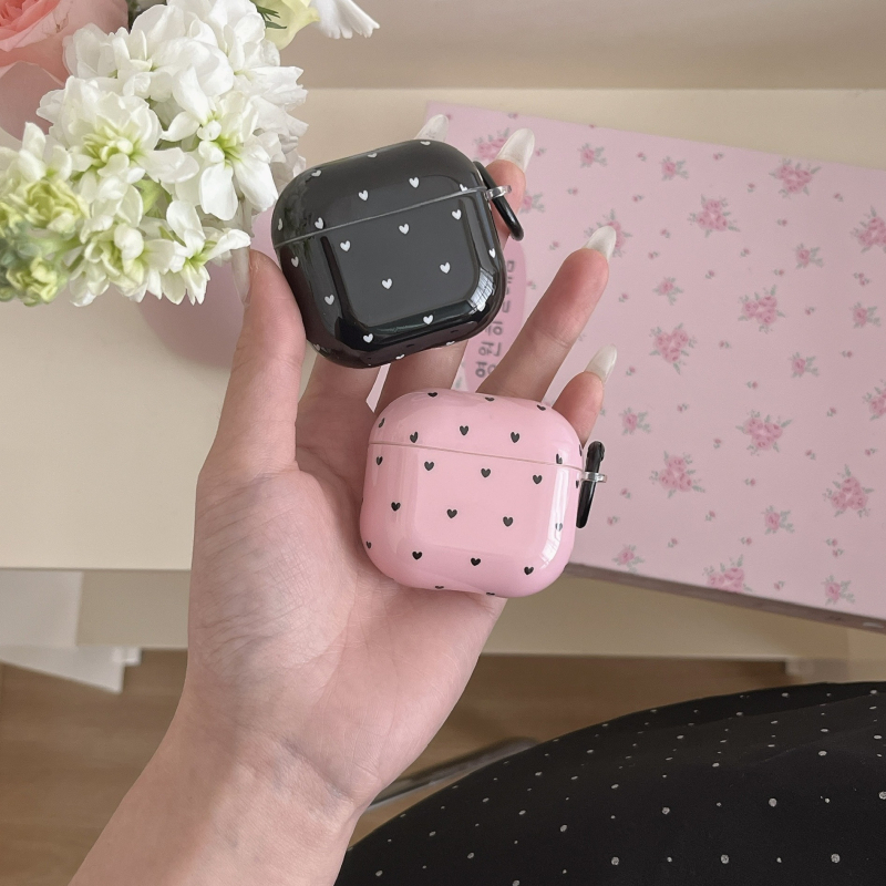 Защитен TPU кейс за AirPods 4, AirPods Pro 2 и AirPods 3 — мек корпус, карикатурен стил, термотрансфер, дизайн полка-дот сърце