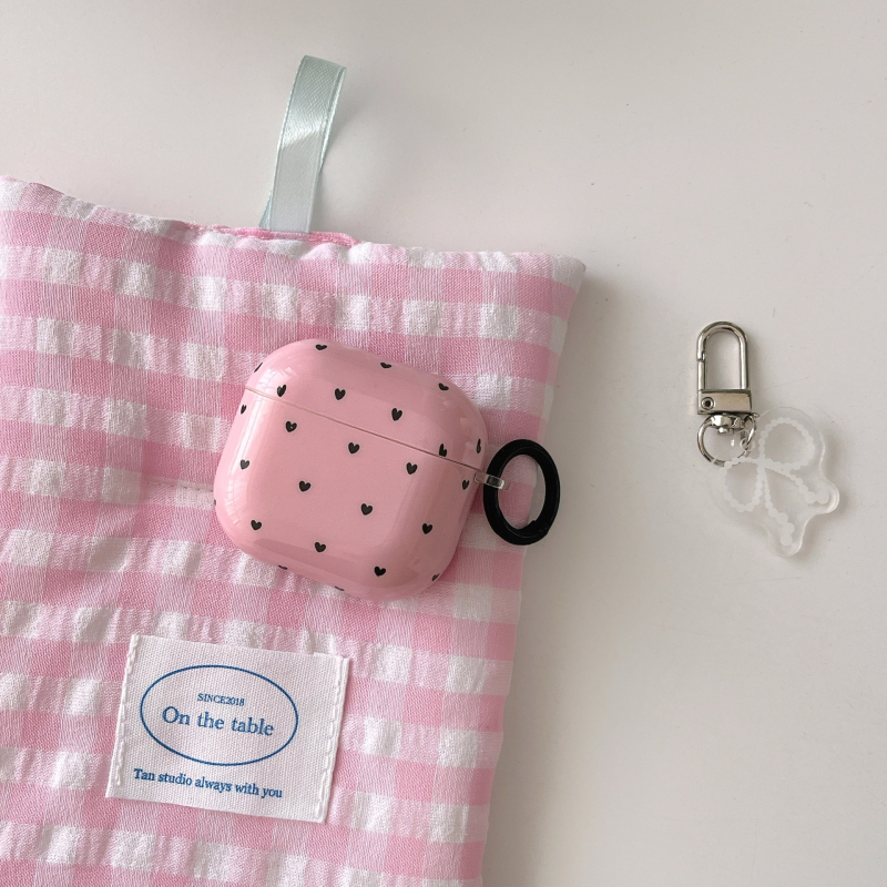 Защитен TPU кейс за AirPods 4, AirPods Pro 2 и AirPods 3 — мек корпус, карикатурен стил, термотрансфер, дизайн полка-дот сърце