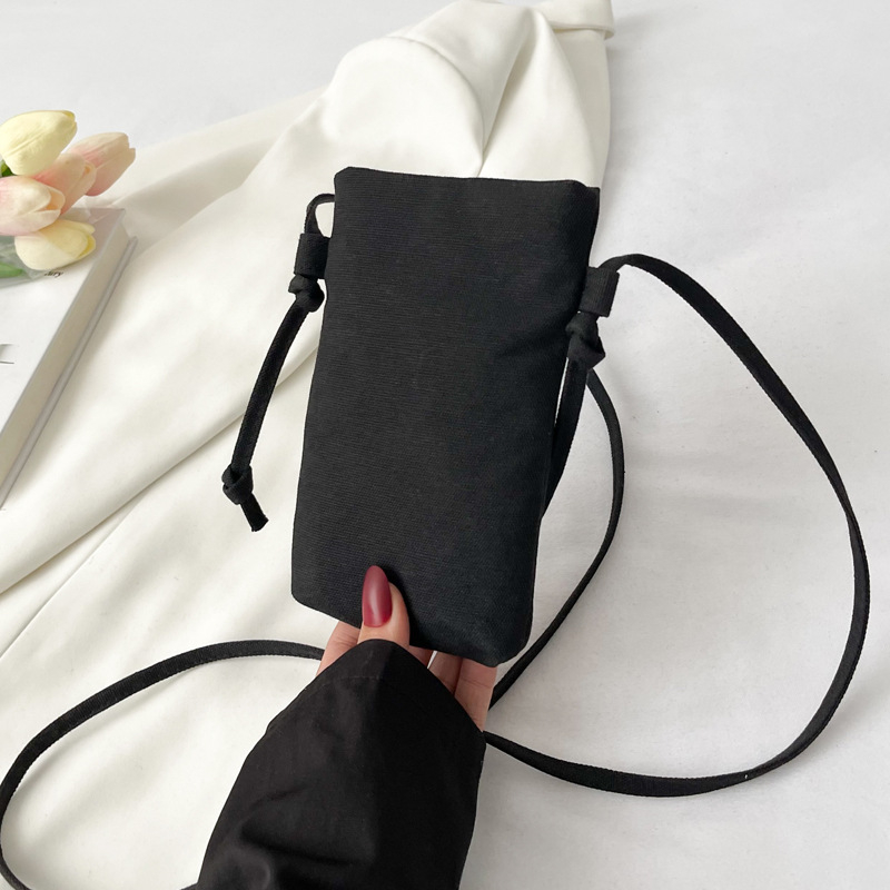Ženska platnena crossbody torba, korejsko-japanski stil, vertikalni kvadratni oblik, magnetsko zatvaranje, džep za telefon, poliester podstava