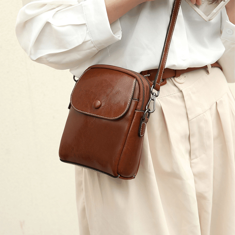 Geantă pentru telefon din piele naturală, crossbody vertical pătrată, închidere cu fermoar, compartiment interior cu fermoar, căptușeală poliester (Material: Genuine Leather; Opening: Zipper; Internal: Zip Compartment; Shape: Vertical Square; Lining: Polye