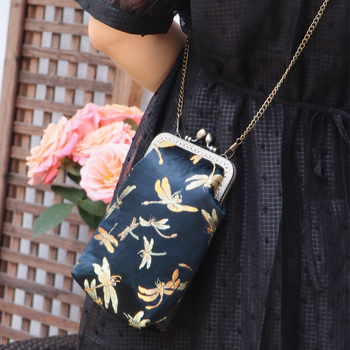 Mulberry selyem Jacquard brokát keresztbody telefon-táska, irodalmi és nemzeti stílus, Kiss-Lock keret-zár, függőleges négyzet alakú forma, belső zsebek telefonhoz és ID-hez