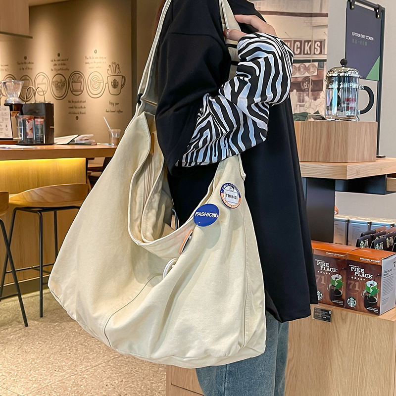Platnena torba preko ramena — Harajuku street style, oblik kofera, zatvaranje na zip, veliki kapacitet, unutarnji džepovi