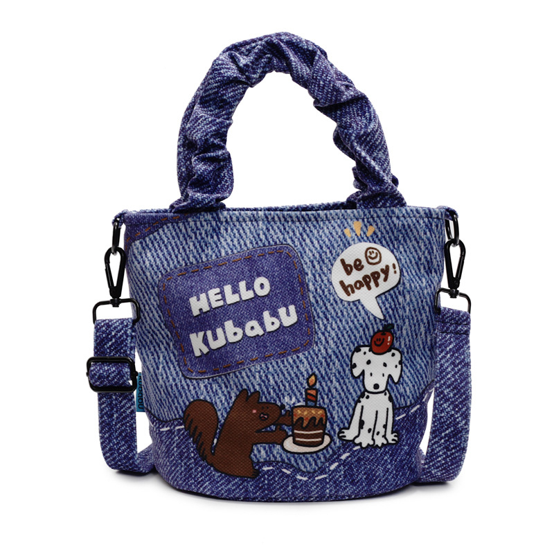 Bucket torba sa street-fashion stilom, platno materijal, podstava od poliestera, magnetsko zatvaranje, jedna naramenica