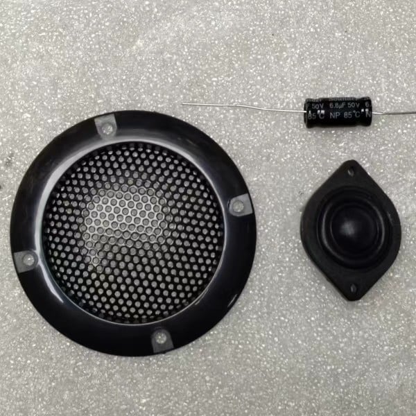 Tweeter auto pentru mașină — condensator 5.6uF; panou; grilă; configurații: 1 tweeter; 1 tweeter + condensator 5.6uF; 1 tweeter + condensator + grilă; 1 tweeter cu panou + condensator