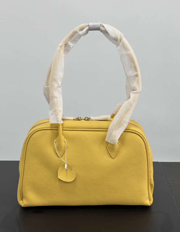 Boston torba od prave kože – horizontalan kvadratni oblik, zatvarač, unutarnji džepovi za telefon i iskaznicu