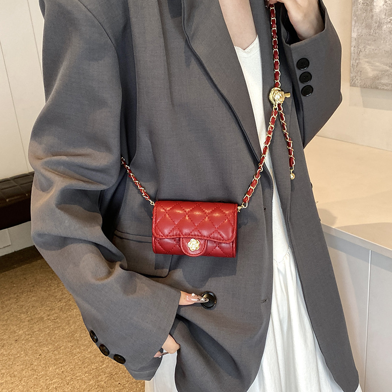 Geantă crossbody Chanel-inspirată, stil urban simplu, exterior nailon, căptușeală poliester, închidere cu lacăt, buzunar pentru telefon, lansare toamnă 2024