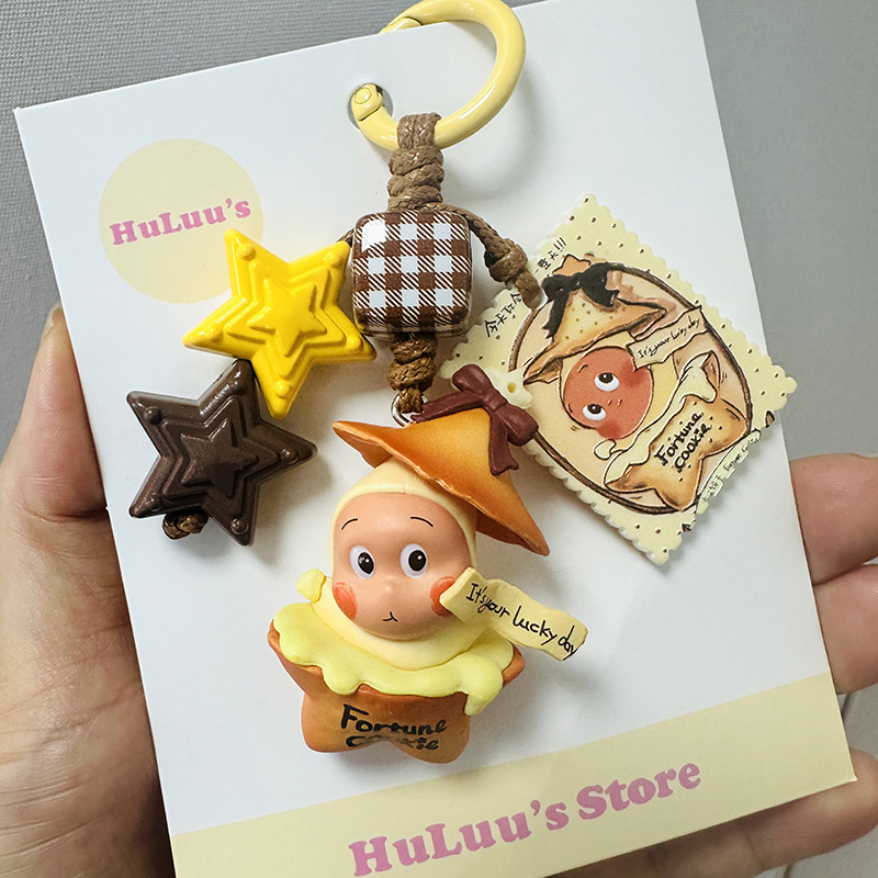 Breloc pentru geantă, șnur împletit din plastic/rezin, design original, modele: ursuleț, purceluș, animale mici, Primăvara 2025