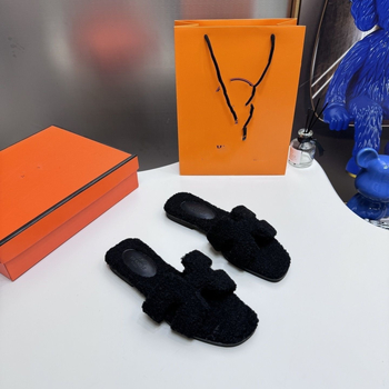 Moteriškos namų šlepetės su mikropluošto odos viršutine dalimi, dirbtinės odos pamušalu, gumine pada, kasdienis stilius