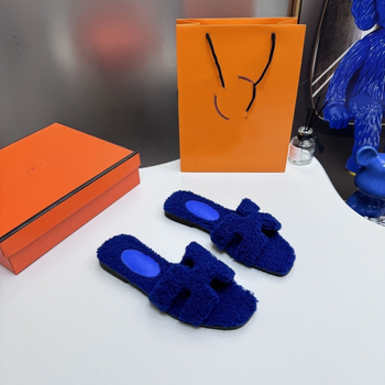 Moteriškos namų šlepetės su mikropluošto odos viršutine dalimi, dirbtinės odos pamušalu, gumine pada, kasdienis stilius