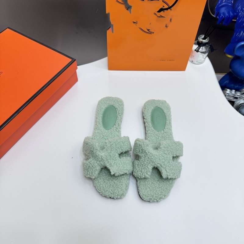 Moteriškos namų šlepetės su mikropluošto odos viršutine dalimi, dirbtinės odos pamušalu, gumine pada, kasdienis stilius