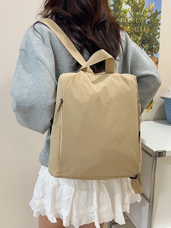 Unisex nylon ruksak, kapacitet 20–35 L, podstava od poliestera, naramenica s zračnim jastučićem