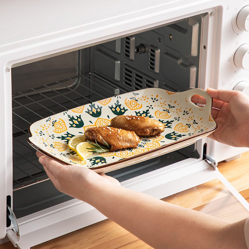 Bohemia porcelán téglalap alakú halas tál kettős fogantyúval, aláglazúrral, virágmintás, mikrohullámú sütőben használható